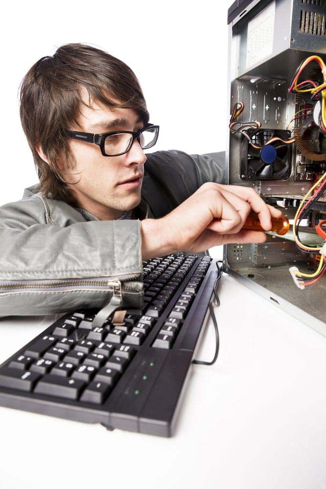 Мастер по ремонту компьютеров в Пушкине